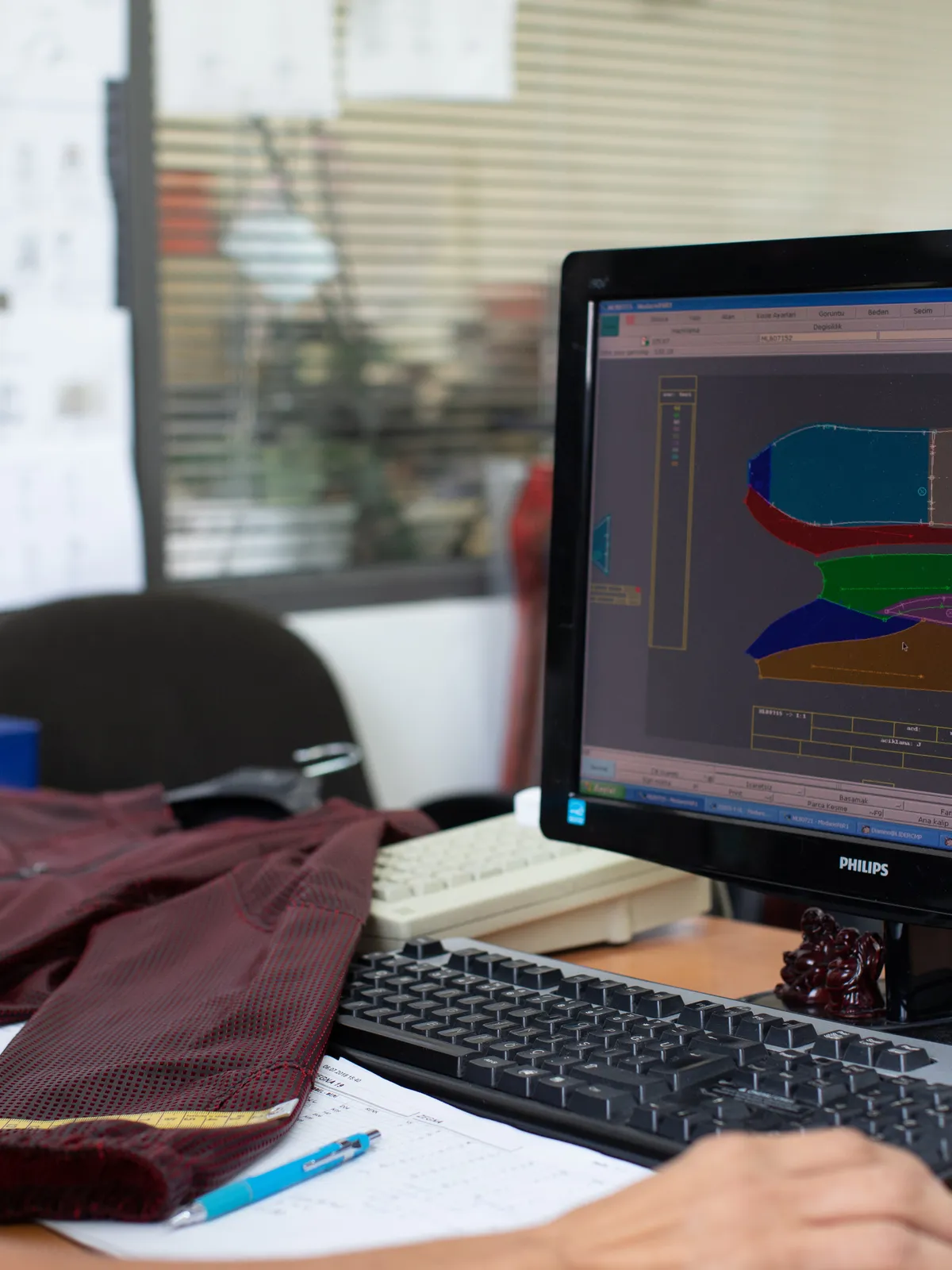 LiderDeri pattern room preparing a garment pattern